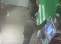 Ограбление банкомата в стиле «11 друзей Оушена» сорвалось в Волгограде — видео