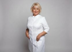 День рождения отмечает глава стоматологии «Лазурь» Елена Засядкина