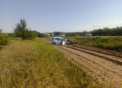 В страшном тройном лобовом ДТП на волгоградской трассе у автомобиля вырвало двигатель