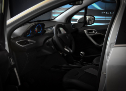 В Волгограде пристав «проводил» должника до парковки и забрал иномарку