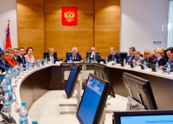 Со скоростью один за 8 минут принимают законы депутаты Волгоградской облдумы