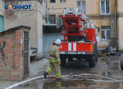 Двух девушек спасли из пожара в общежитии в Волгограде