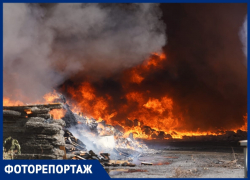 База переработки вторсырсья горит в Волгограде на 1000 кв.метрах