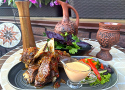 В кафе Saperavi (Саперави) новое летнее меню по сниженным ценам! 