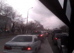 Воскресный кошмар на дорогах юга Волгограда сняли на видео