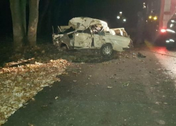 Единственного выжившего в смертельной аварии подростка доставили в Волгоград