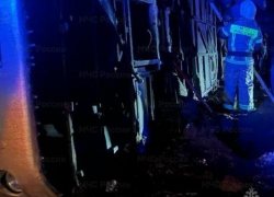 Автобус из Волгограда с 45 пассажирами опрокинулся на заснеженной трассе
