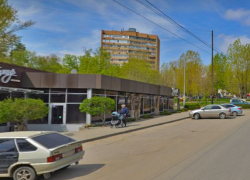 Мужчина открыл стрельбу у кафе в Волгограде