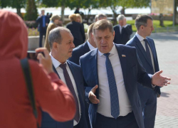 От сенаторов и депутатов нет никакой пользы, - мнение жителей Волгограда