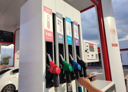 Рекорд по заморозке цен установил один из видов бензина в Волгограде 