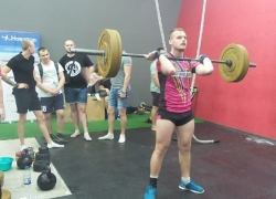 Соревнования по кроссфиту прошли в Волгограде в честь Дня России