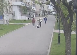 Школьница на самокате сбила пенсионерку в Волгограде: видео