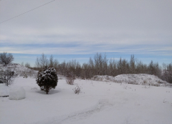 Неопознанный объект рухнул в степи в Волгоградской области