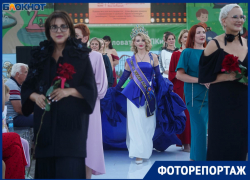 Красавицы Волгограда собрались в центре ради важного дела 