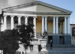 Тогда и сейчас: здание музтеатра в Волгограде, где гремели балы и свадьбы