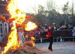В Волгограде проводят зиму с бесплатными блинами и «мужскими играми» 