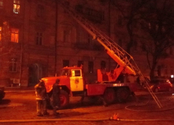 Пожарные эвакуировали 9 человек из горящей девятиэтажки под Волгоградом