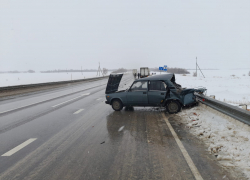 В Волгоградской области «Жигули» разорвало пополам на московской трассе