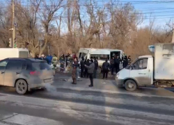 На вид - 13 лет: подробности гибели пассажиров в катастрофе с маршруткой в Волгограде