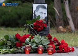 В суде Волгограда допросили сестру убитого из-за ссоры в школьном чате Романа Гребенюка 