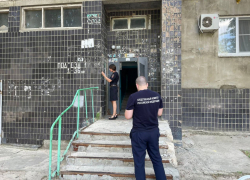 Волгоградец воткнул нож в лицо соседки: как ее состояние спустя 4 месяца