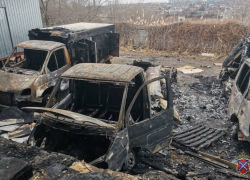Обиженный сотрудник после увольнения поджег три грузовика на базе в Волгограде 