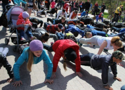 В Волгограде 25933 раза отожмутся участники масштабной акции «Рекорд Победы»