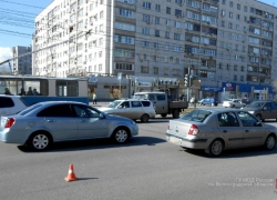На севере Волгограда водитель на Renault сбил 12-летнего школьника