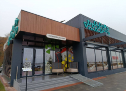 Coffee like и «Хванч» нахаляву врезались в водопровод в центре Волгограда 