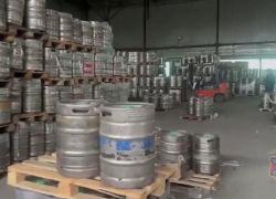 Крупное пивное ОПГ накрыли силовики в Волгограде: видео захвата кег