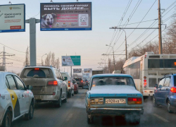 Водитель автобуса №55 в сильный туман врезался в грузовик в Волгограде: пострадал пассажир