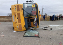 Публикуем видео с места смертельного ДТП школьного автобуса под Волгоградом 
