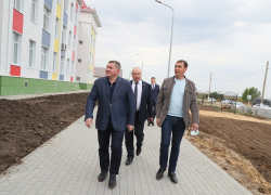 Показали город-плац: Андрей Бочаров бросил всё и уехал в Урюпинск