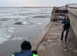 Спасение упавшей с волгоградского моста 17-летней попало на видео 