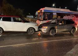 Женщина пострадала в массовом ДТП с фурой в Волгограде