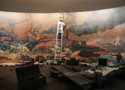 С самого большого в России живописного полотна в Волгограде сняли 200 кг пыли 