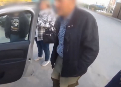 «Я отказываюсь»: пьяного водителя «семерки» задержали в Волгограде по звонку очевидцев