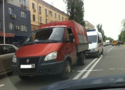 Водитель грузовой "Газели" умер за рулем на дороге в Волгограде
