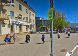 «Раны зажимали очевидцы»: таджик устроил резню на остановке под Волгоградом