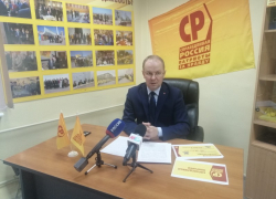 О введении штрафов без QR-кодов и грязной травле: главный эсер Волгограда Дмитрий Калашников собрал экстренный брифинг