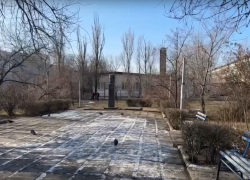 Разруху заброшенного на десятилетия волгоградского сквера показали в красках: видео