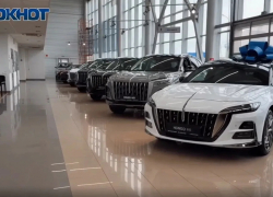 Тест-драйв Hongqi на 24 часа предлагают в автосалоне «Автобиография»
