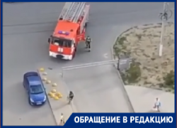 «Включите праблисковый маячок»: в Волгограде УК перекрыла въезд автомобилям спецслужб