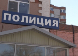 "Смелая" волгоградка ограбила инвалида прямо у отдела РОВД