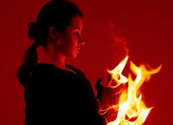 Ревнивая волгоградка попыталась сжечь соперницу в собственном доме 