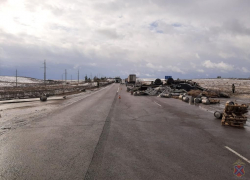 На дороге — месиво из машин: шок-видео с места смертельного ДТП на трассе Саратов-Волгоград