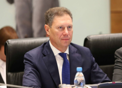 Один из самых стильных депутатов облдумы спрогнозировал волгоградцам зарплату 75 000 рублей