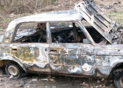 Пироманы уничтожили старую "шестерку" в Волгограде