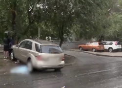 На видео попали последние моменты жизни 14-летнего волгоградца перед гибелью под колесами Mercedes