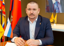 Революция случилась в «Справедливой России» Волгограда после появления депутата с кривыми яйцами